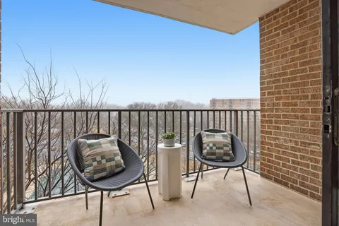 $349,900 | 2311 Pimmit Drive, Unit 603, Falls Church, VA 22043