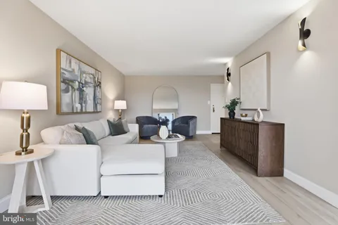 $349,900 | 2311 Pimmit Drive, Unit 603, Falls Church, VA 22043