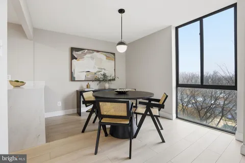 $349,900 | 2311 Pimmit Drive, Unit 603, Falls Church, VA 22043