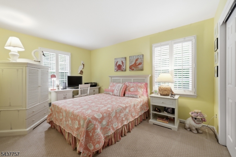 863 Papen Road Bridgewater, NJ 08807 - Photo 22 of 39
