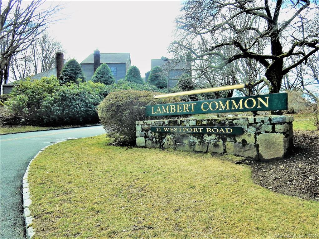 Entrance to Lambert Common