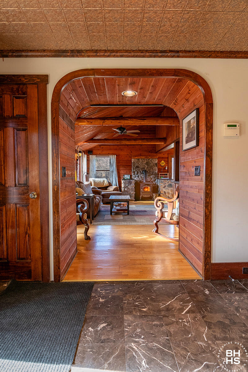 103 Perkins Road Wilmington, NY 12997 - Photo 17 of 51 CampBeaverCreekInWilmington_Doorway_To_L