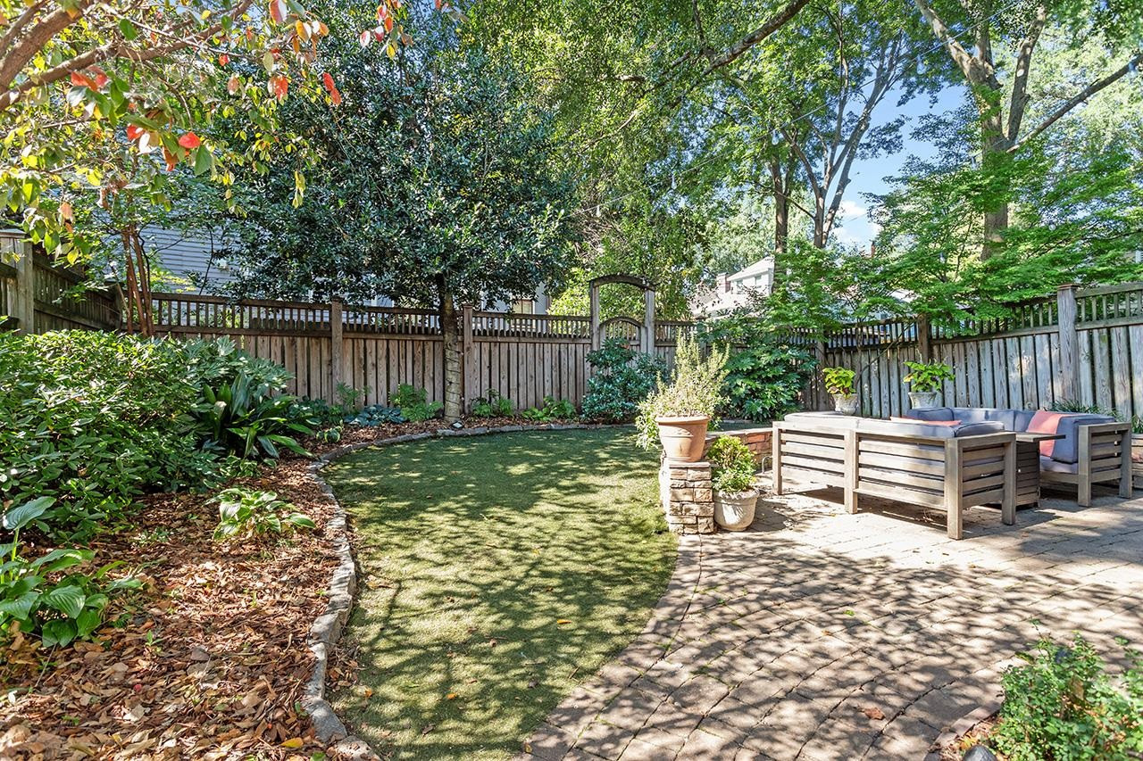424 East Jones Street Raleigh, NC 27601 - Photo 27 of 27 a view of a bench in the backyard