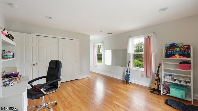5 Maple Drive Warren, NJ 07059 - Photo 20 of 35