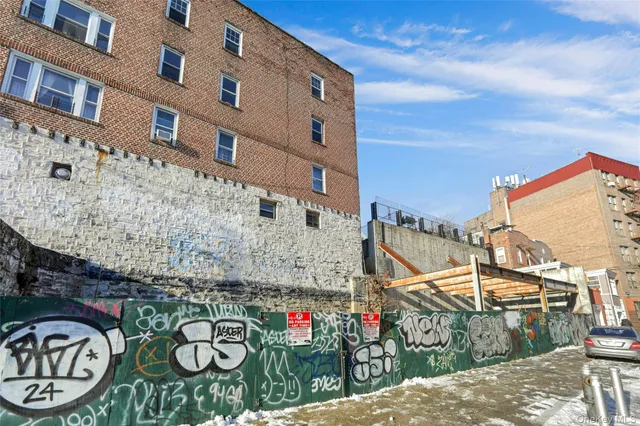 $2,299,000 | 365 East 197th Street | Fordham Manor