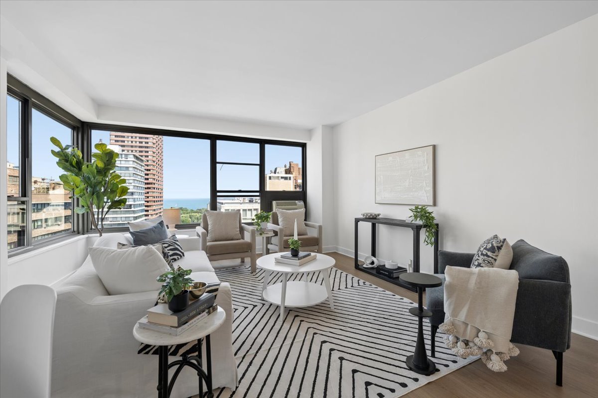 2930 North Sheridan Road, Unit 1507 Chicago, IL 60657 - Photo 4 of 34 Gallery Image 4