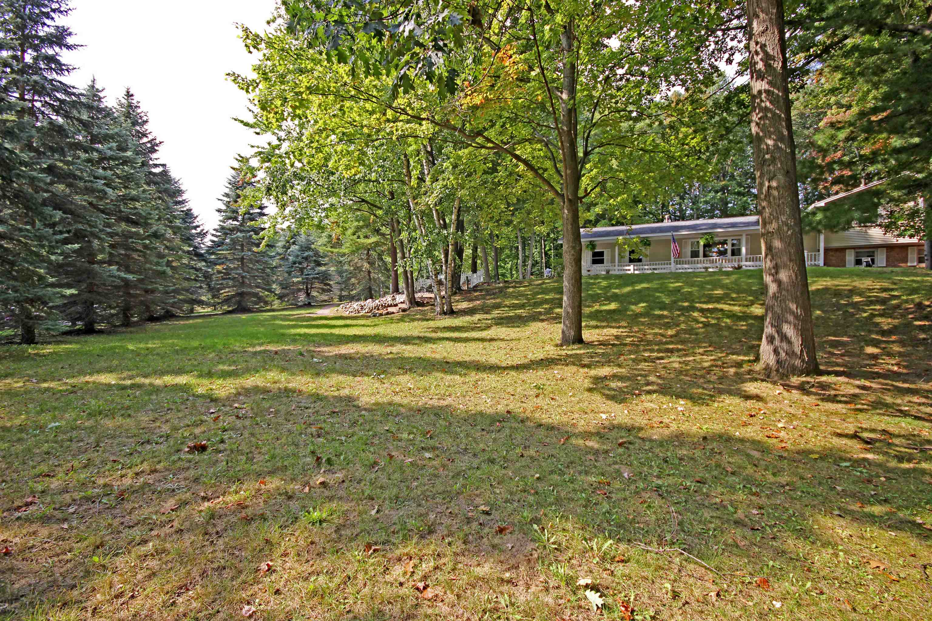 571 Bass Lake Road Traverse City, MI 49685 - Photo 58 of 89 1916256-57.JPG