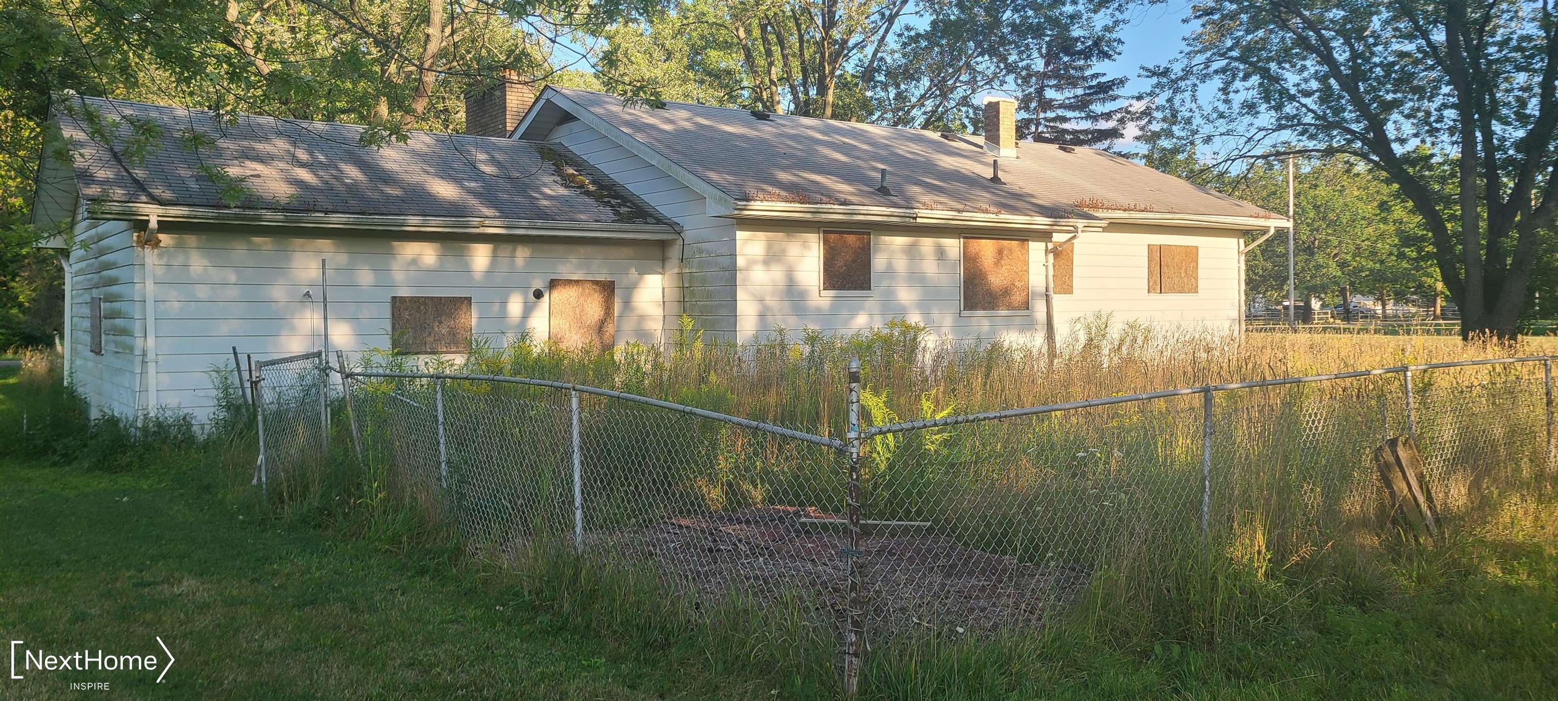 3113 O'Leary Road Flint, MI 48504 - Photo 4 of 8 50096470-3.JPG
