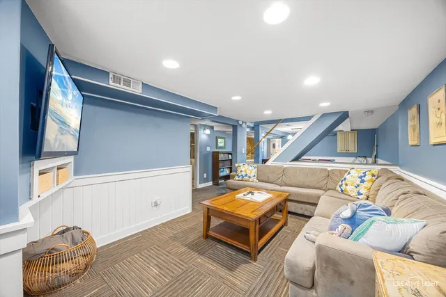 $400,000 | 28W671 Rogers Avenue, Warrenville, IL 60555