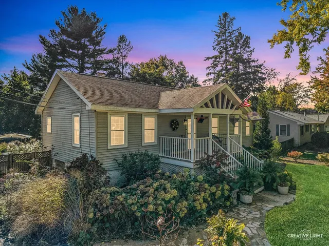 $400,000 | 28W671 Rogers Avenue, Warrenville, IL 60555