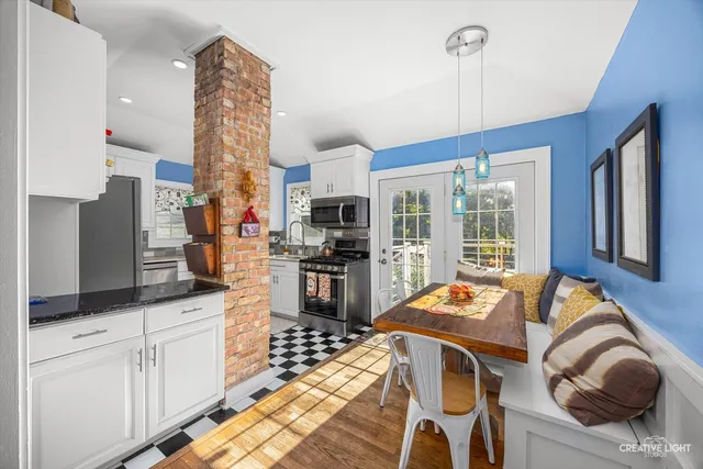 $400,000 | 28W671 Rogers Avenue, Warrenville, IL 60555