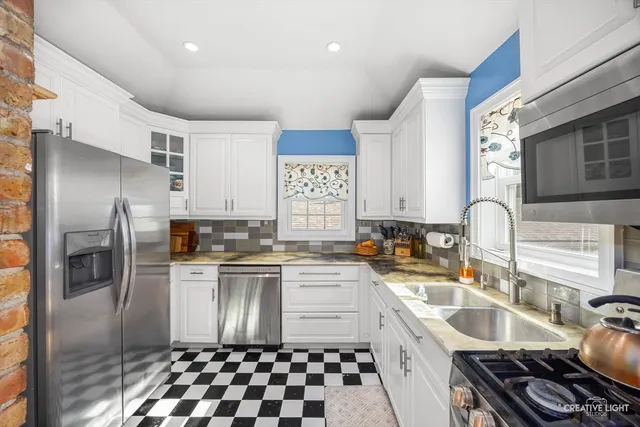 $400,000 | 28W671 Rogers Avenue, Warrenville, IL 60555