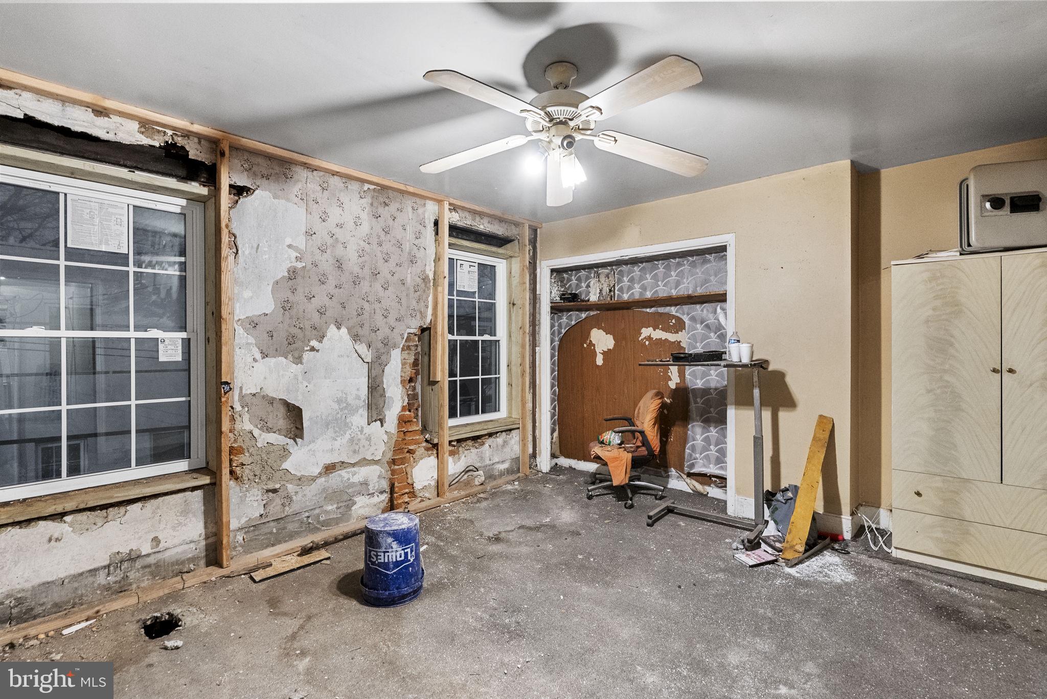 2730 Hope Street Philadelphia, PA 19133 - Photo 17 of 29 a view of a room with gym equipment