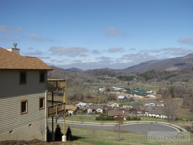 219 Supreme Golden Road Banner Elk, NC 28604 - Photo 2 of 7 Gallery Image 2