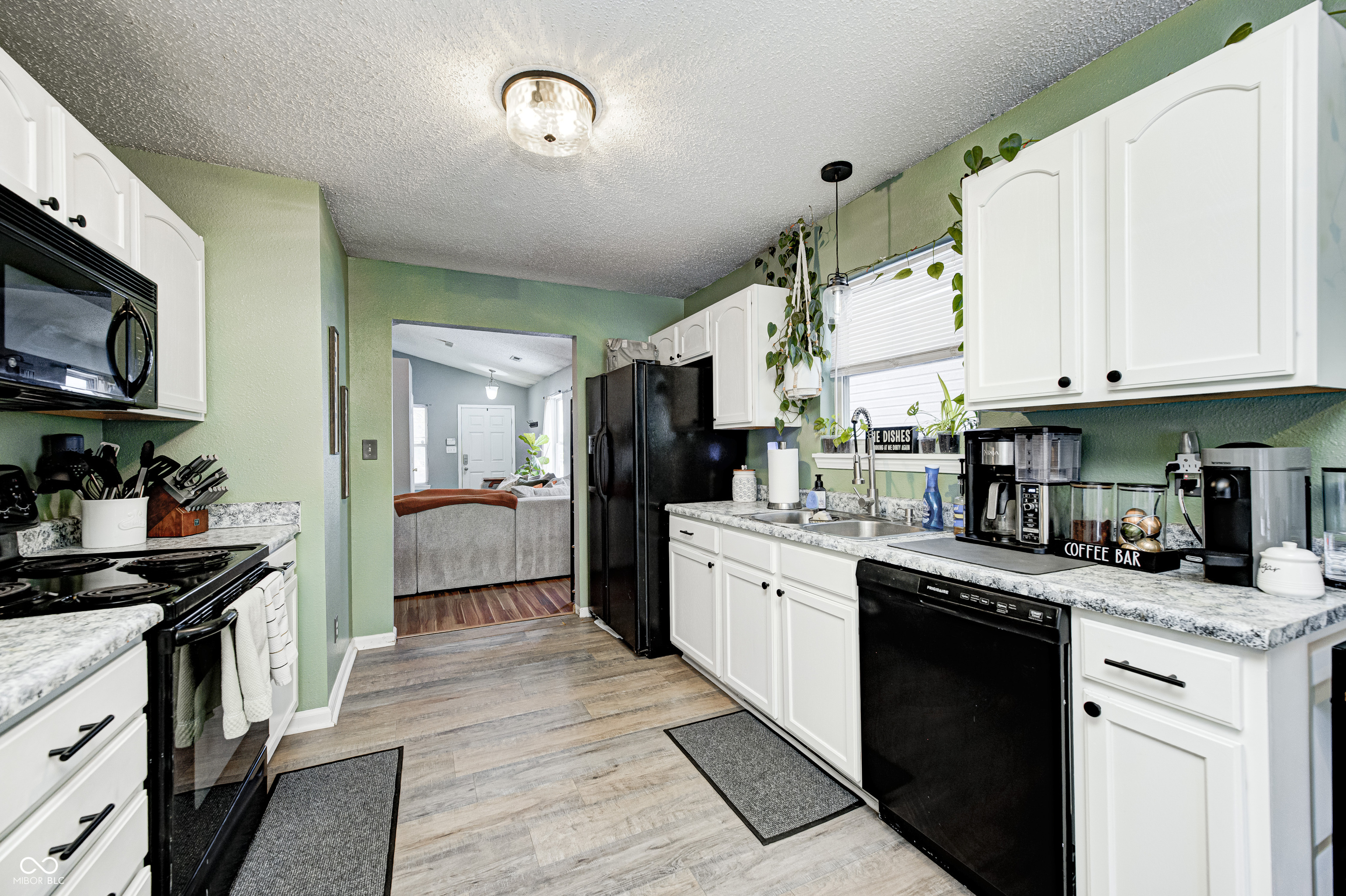 1362 Bluff View Court Indianapolis, IN 46217 - Photo 12 of 33