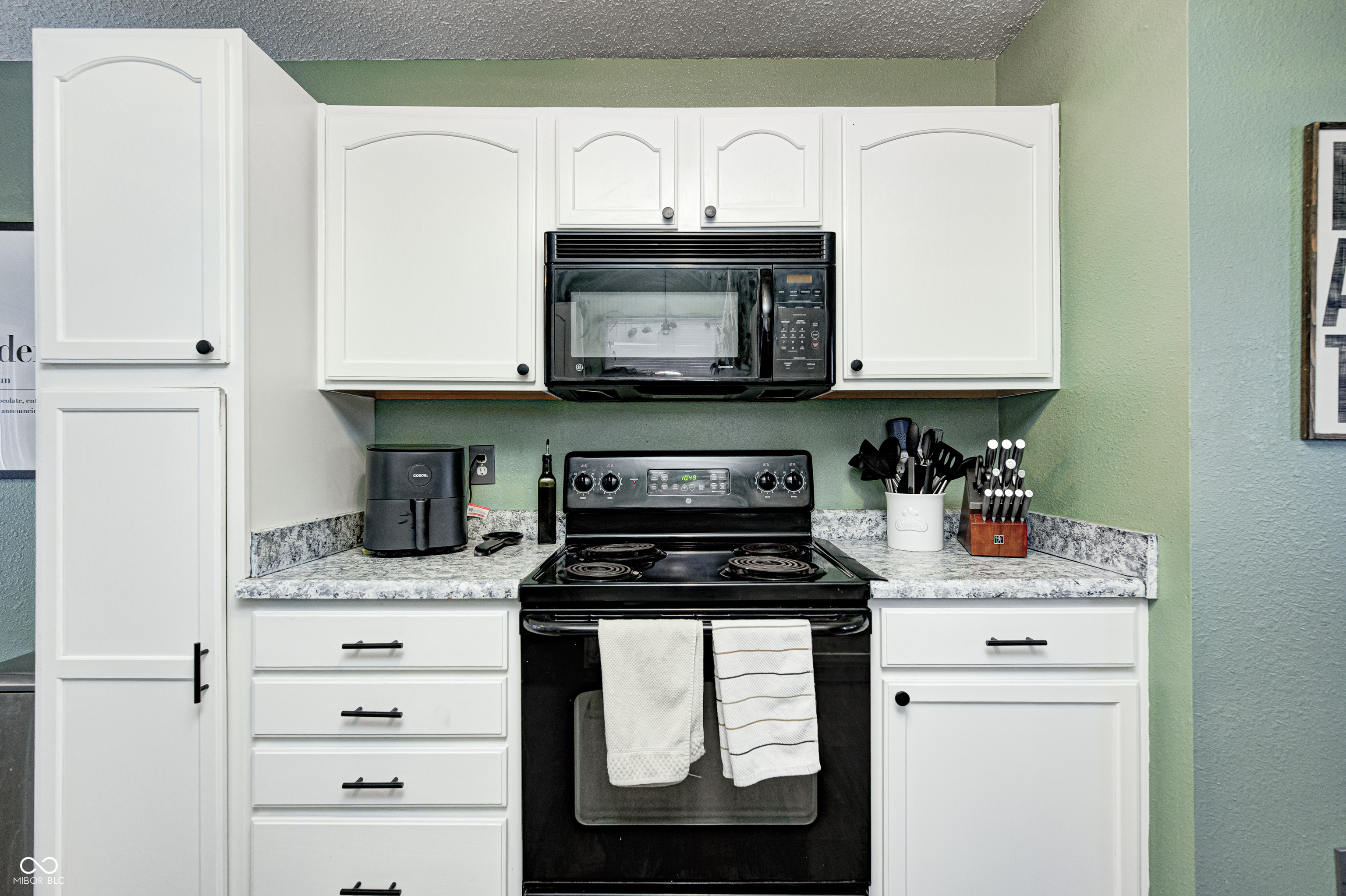 1362 Bluff View Court Indianapolis, IN 46217 - Photo 14 of 33