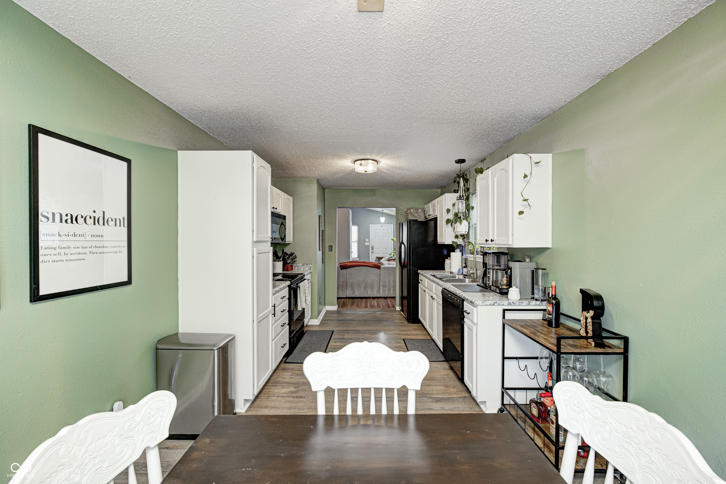 1362 Bluff View Court Indianapolis, IN 46217 - Photo 15 of 33