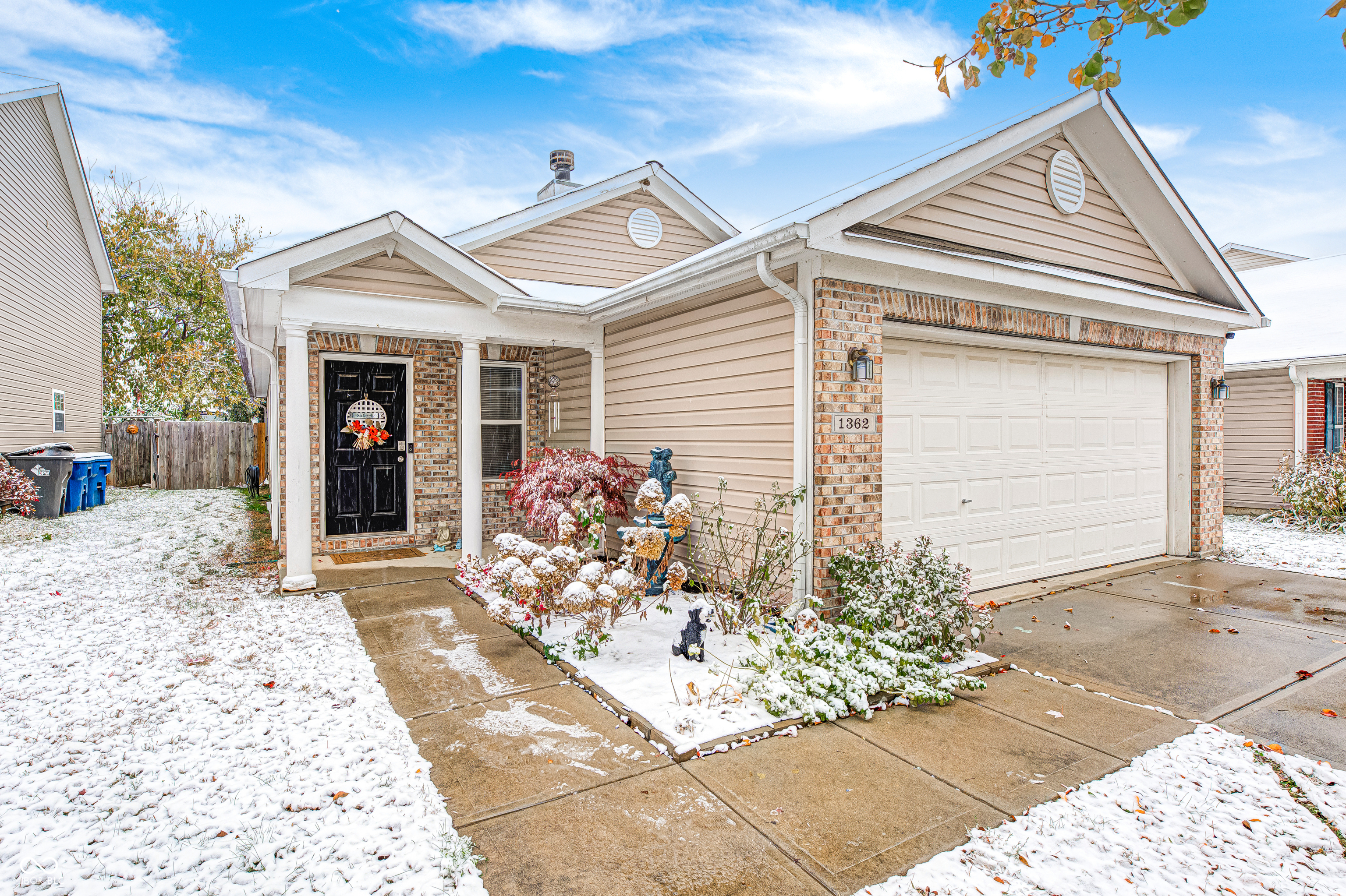 1362 Bluff View Court Indianapolis, IN 46217 - Photo 2 of 33