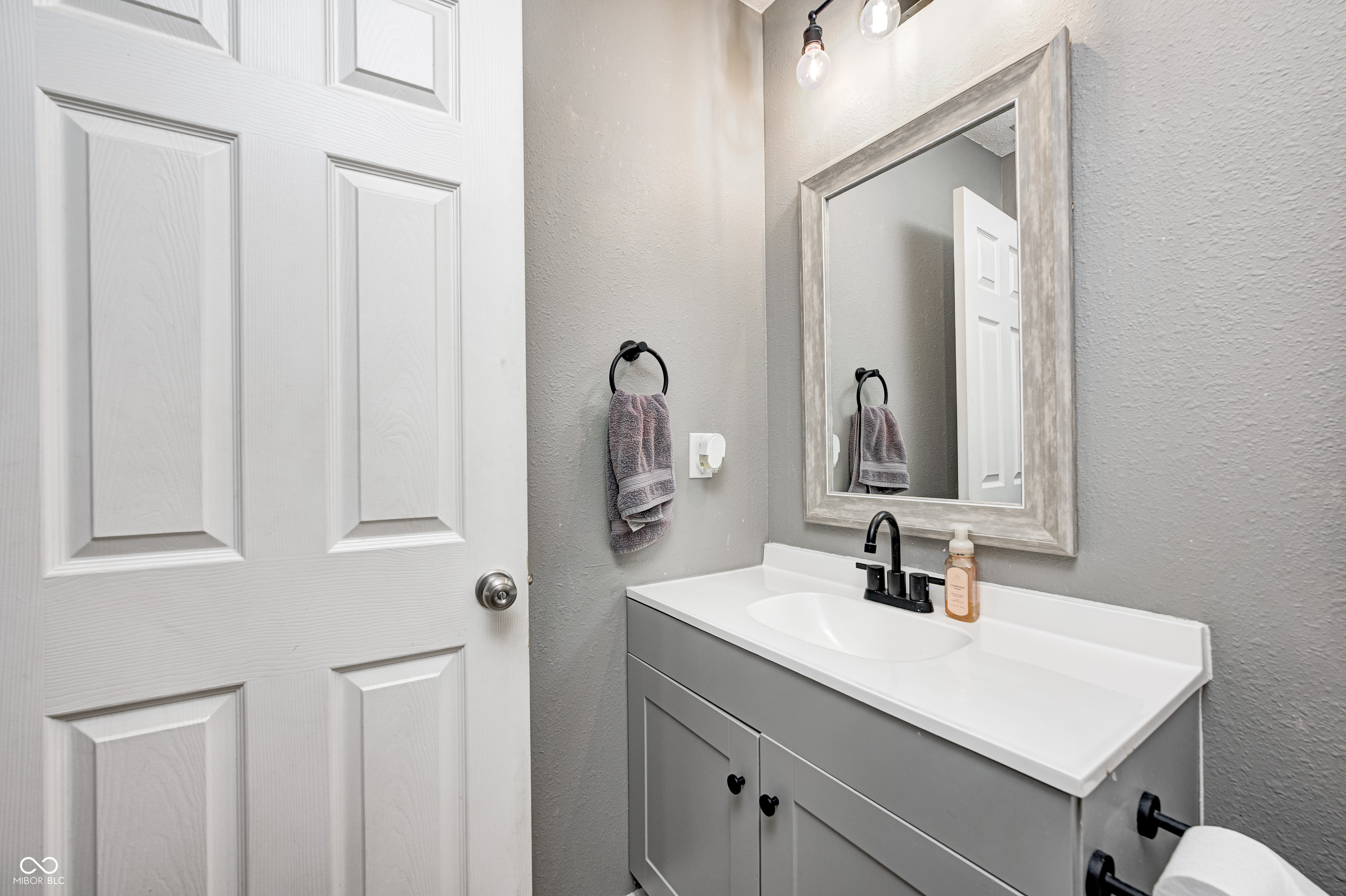 1362 Bluff View Court Indianapolis, IN 46217 - Photo 27 of 33