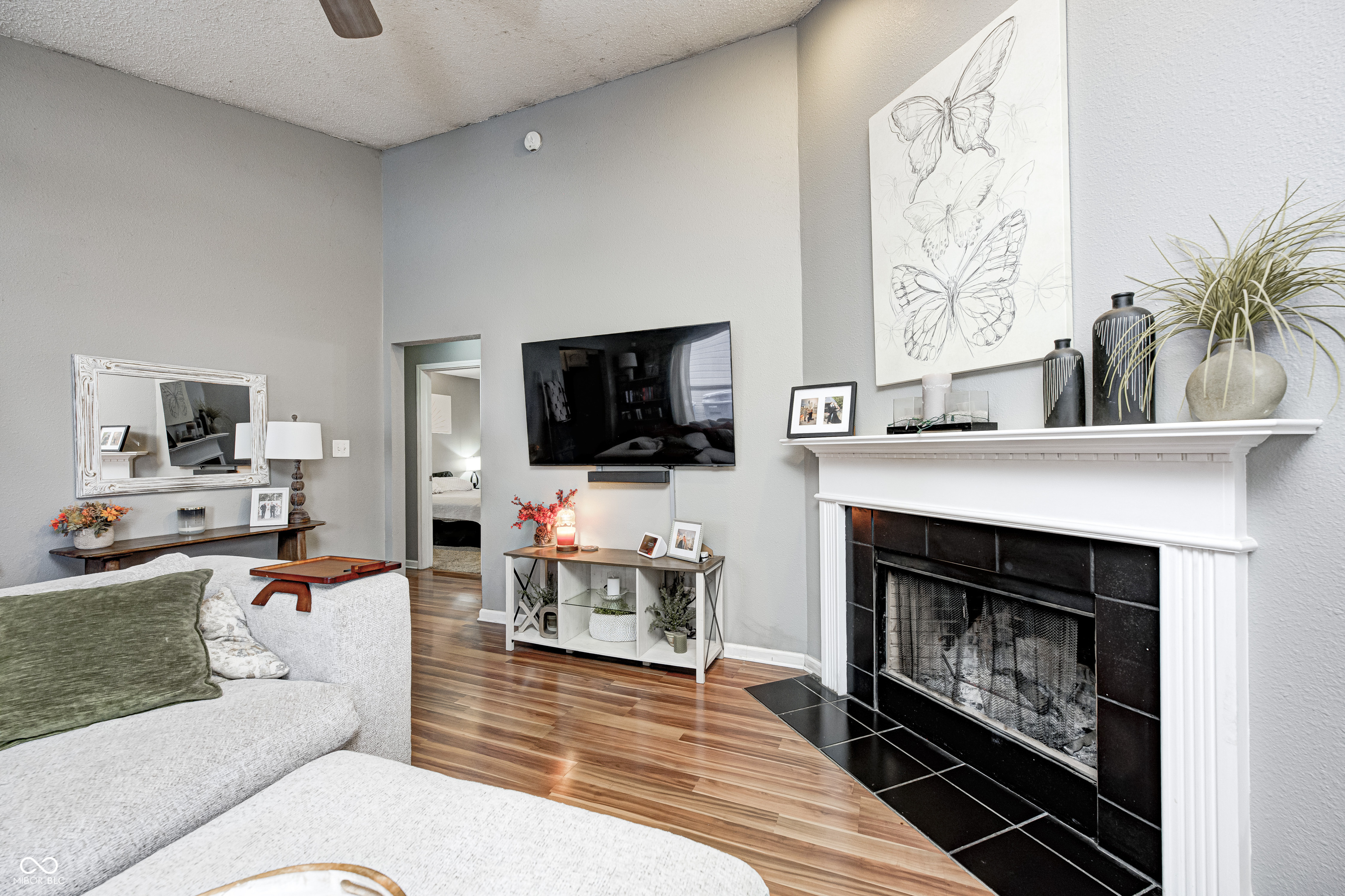 1362 Bluff View Court Indianapolis, IN 46217 - Photo 9 of 33