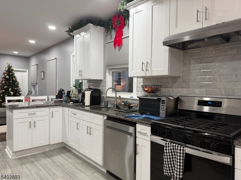 313 Washington Avenue Elizabeth, NJ 07202 - Photo 2 of 19