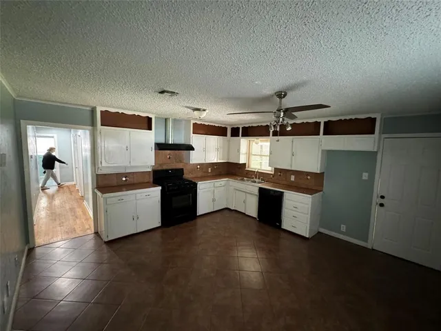 $1,650 | 5000 Jerri Lane, Haltom City, TX 76117