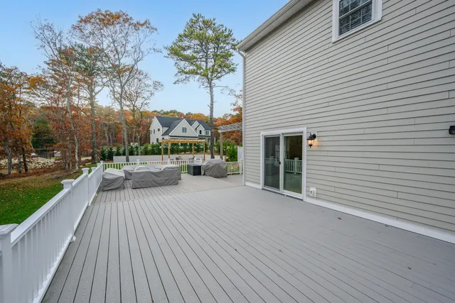 $1,350,000 | 41 Dromoland Lane, Barnstable, MA 02630