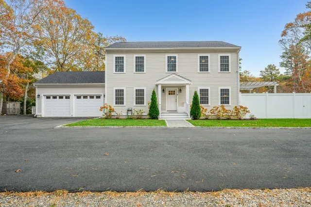 $1,350,000 | 41 Dromoland Lane, Barnstable, MA 02630
