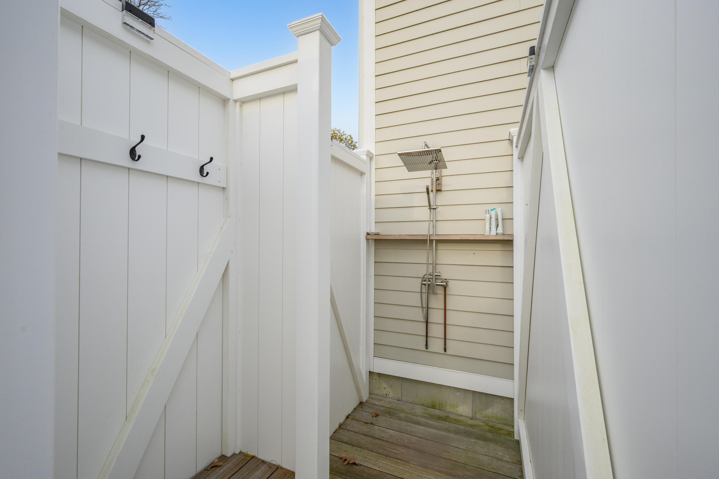 41 Dromoland Lane Barnstable, MA 02630 - Photo 21 of 30 Outdoor Shower