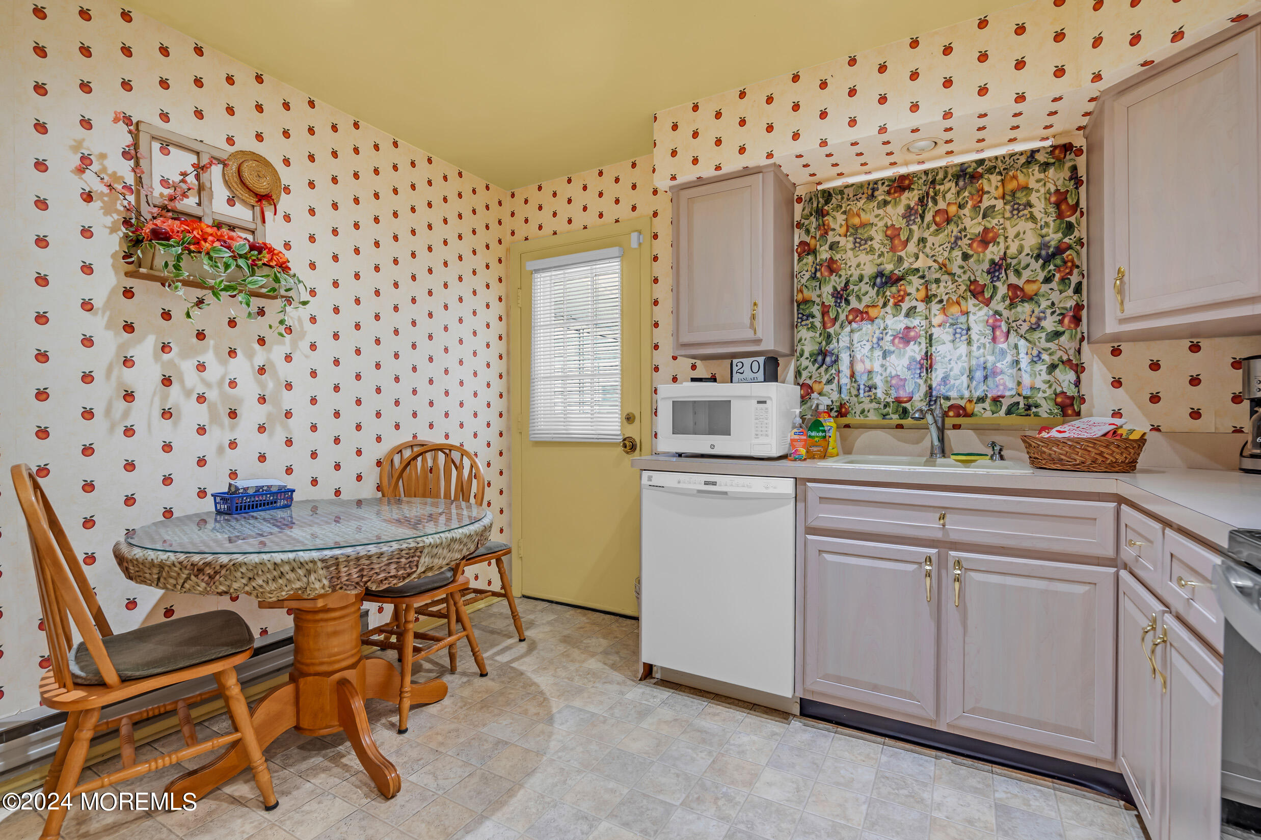 20 A Spring Street Whiting, NJ 08759 - Photo 10 of 32 5 (7)