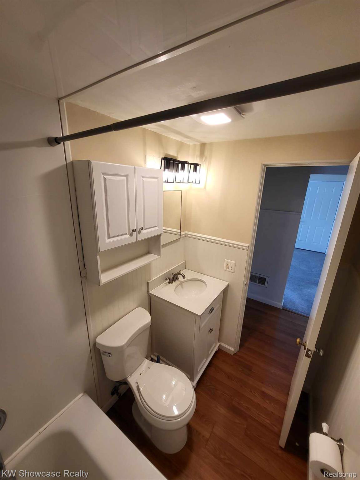 2396 South Long Lake Road Fenton, MI 48430 - Photo 29 of 30 Second Floor unit