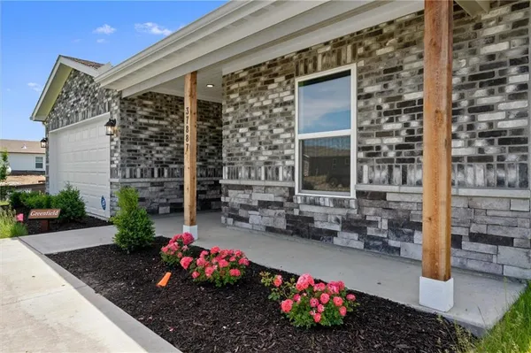 $310,620 | 37887 West 207th Street, Edgerton, KS 66021