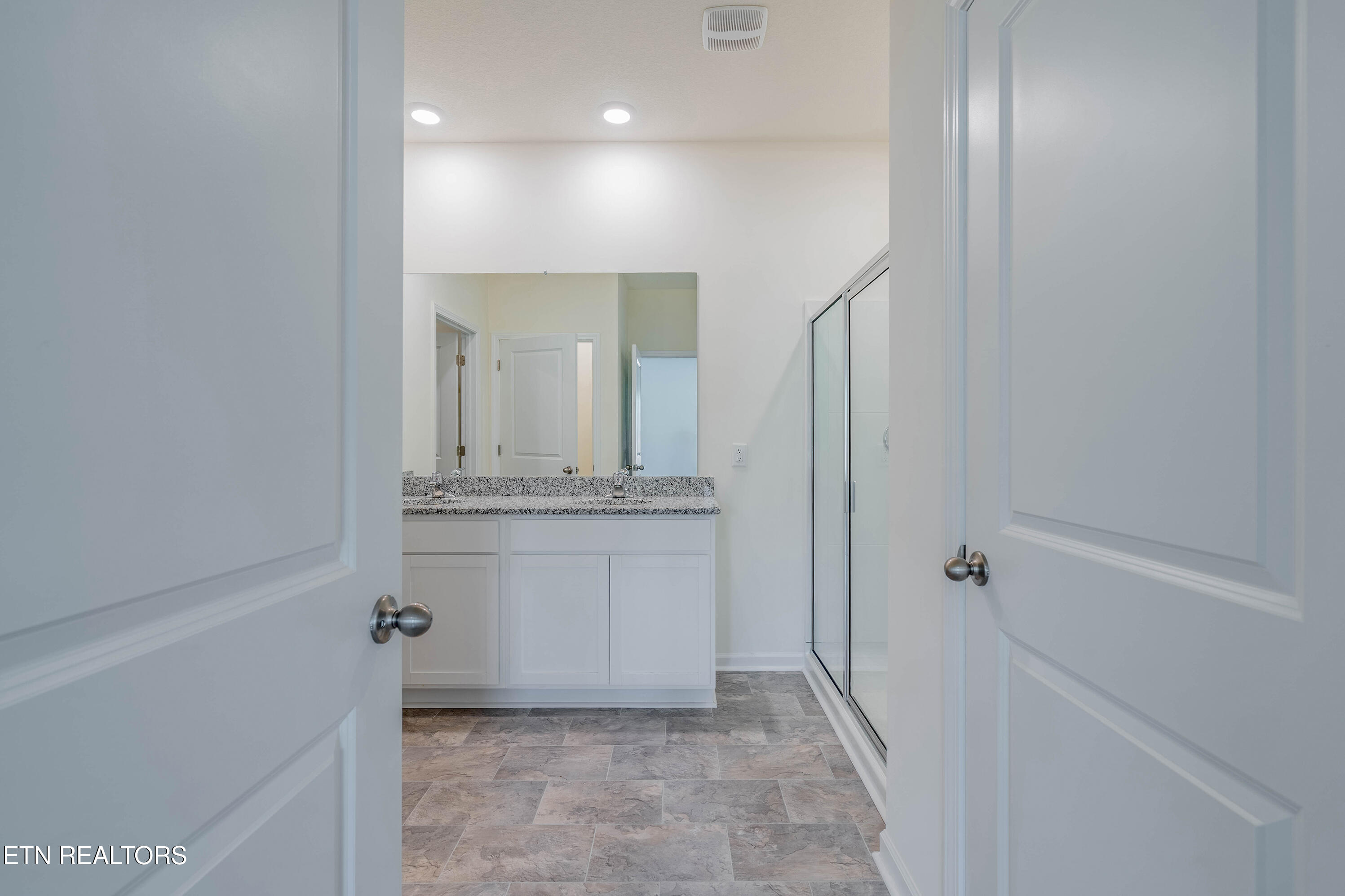 106 Gigi Lane Oak Ridge, TN 37830 - Photo 19 of 43 A7302403-HDR