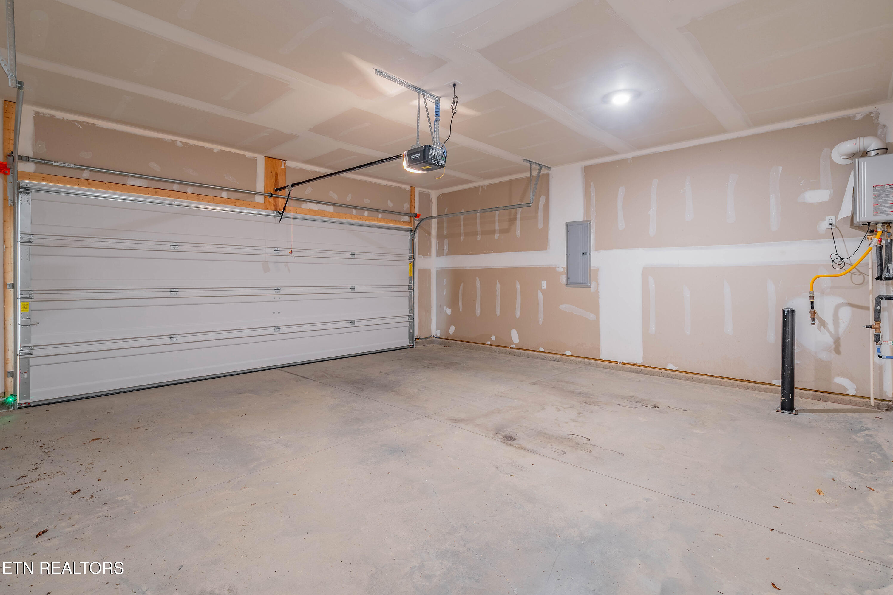 106 Gigi Lane Oak Ridge, TN 37830 - Photo 26 of 43 A7302424-HDR