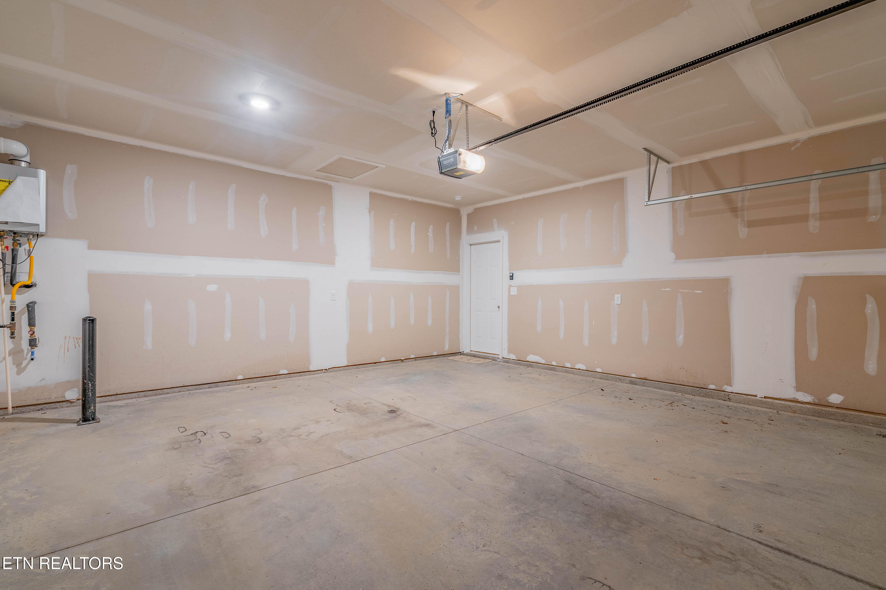 106 Gigi Lane Oak Ridge, TN 37830 - Photo 27 of 43 A7302427-HDR