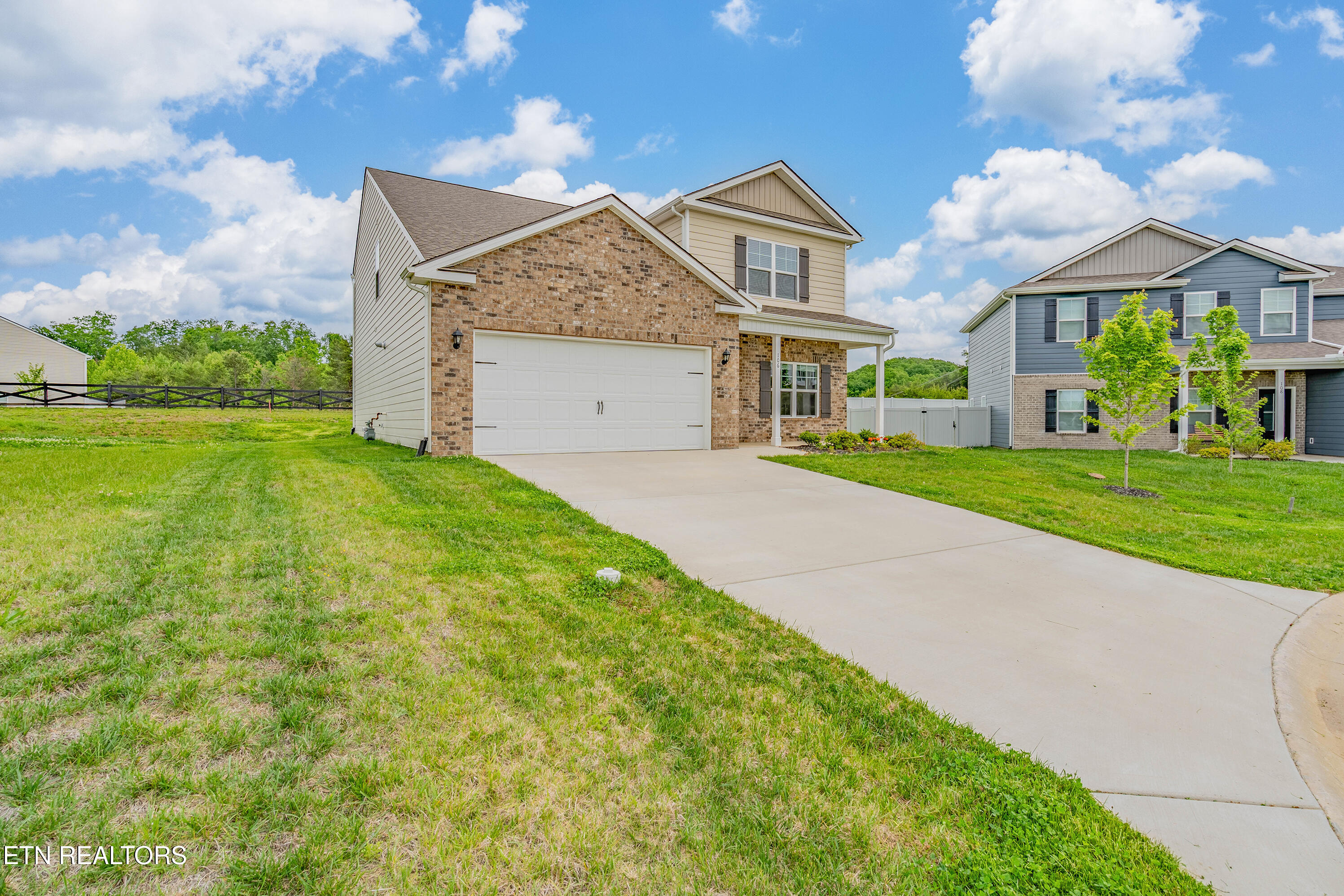 106 Gigi Lane Oak Ridge, TN 37830 - Photo 3 of 43 A7309976-HDR