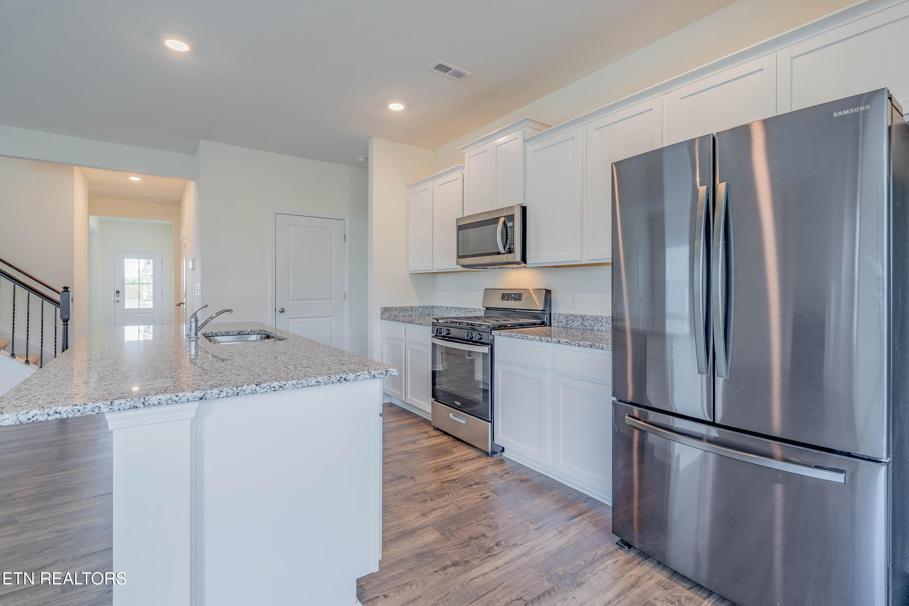 106 Gigi Lane Oak Ridge, TN 37830 - Photo 8 of 43 A7302388-HDR