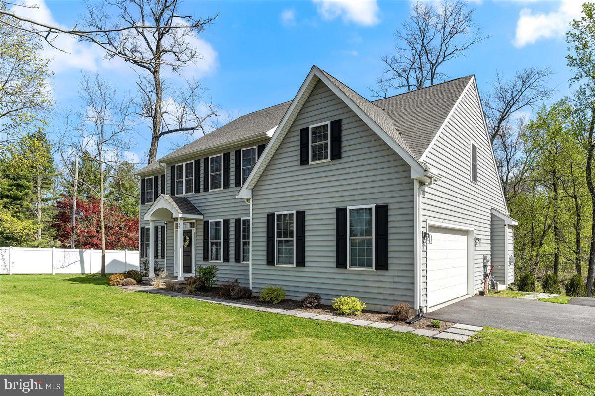 321 Middletown Road Media, PA 19063 - Photo 3 of 35