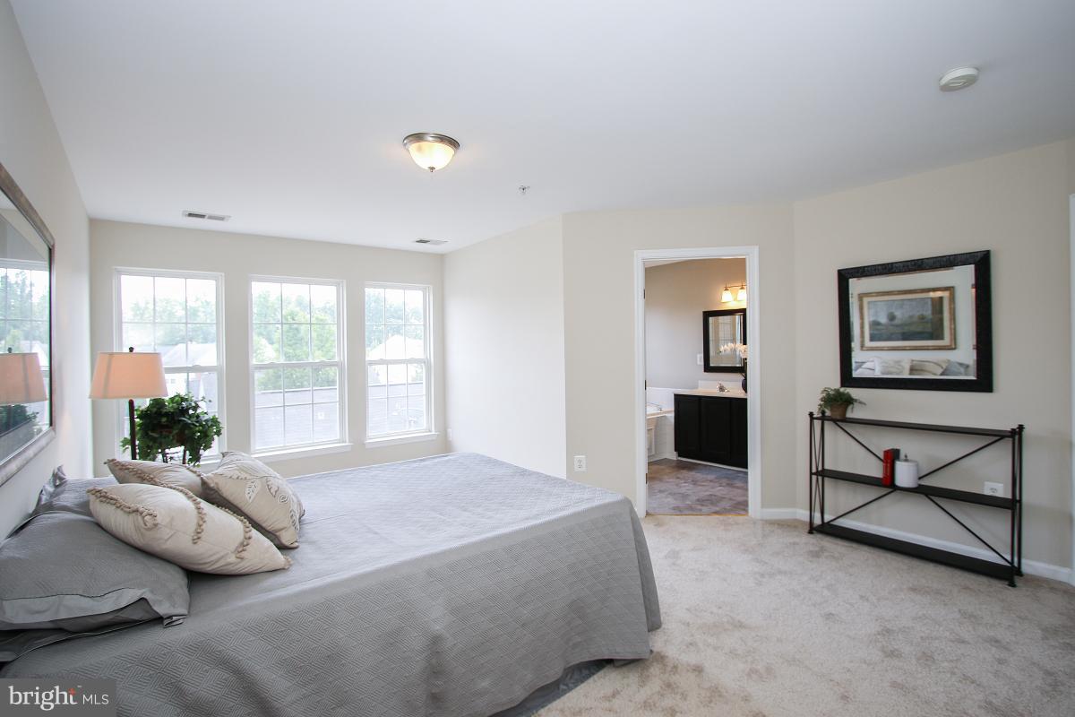 13806 Lullaby Road Germantown, MD 20874 - Photo 20 of 30 Bedroom (Master)