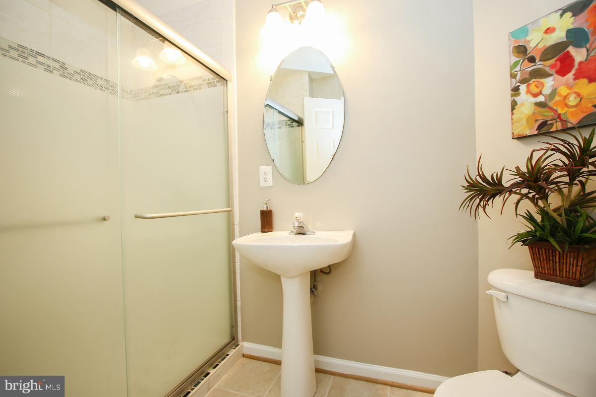 13806 Lullaby Road Germantown, MD 20874 - Photo 25 of 30 Bath