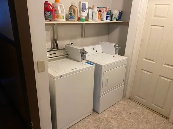 $1,610 | 57 Chestnut Street, Unit 1R, Northampton, MA 01062