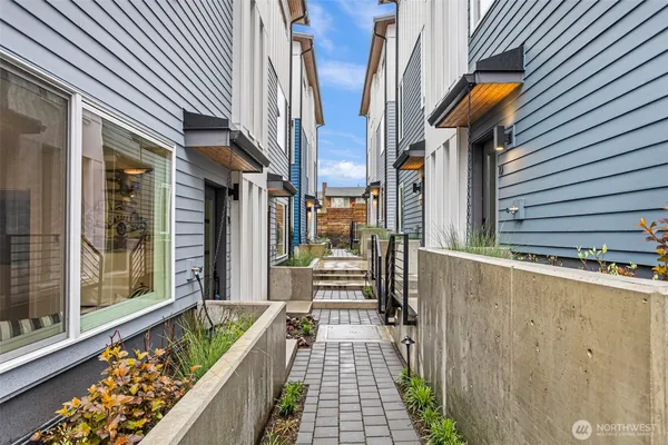 $509,000 | 2527 29th Avenue South, Unit B, Seattle, WA 98144