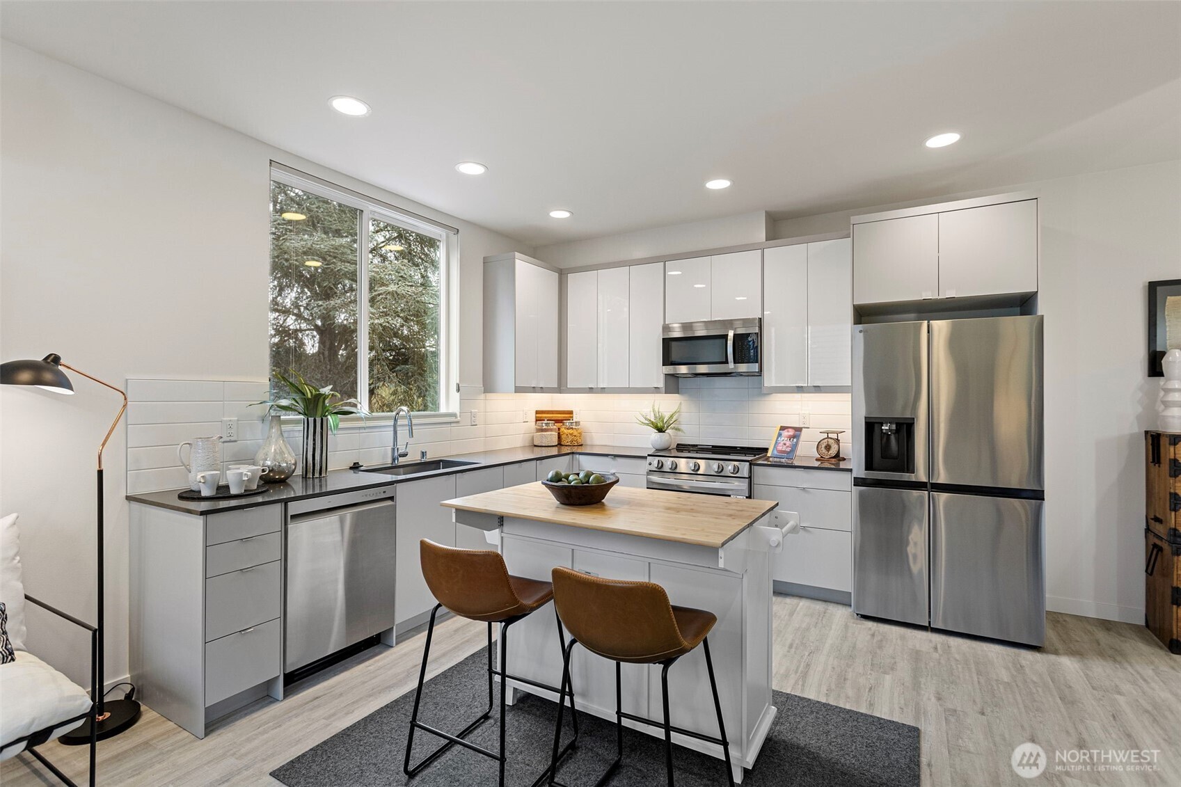 2527 29th Avenue South, Unit B Seattle, WA 98144 - Photo 8 of 24