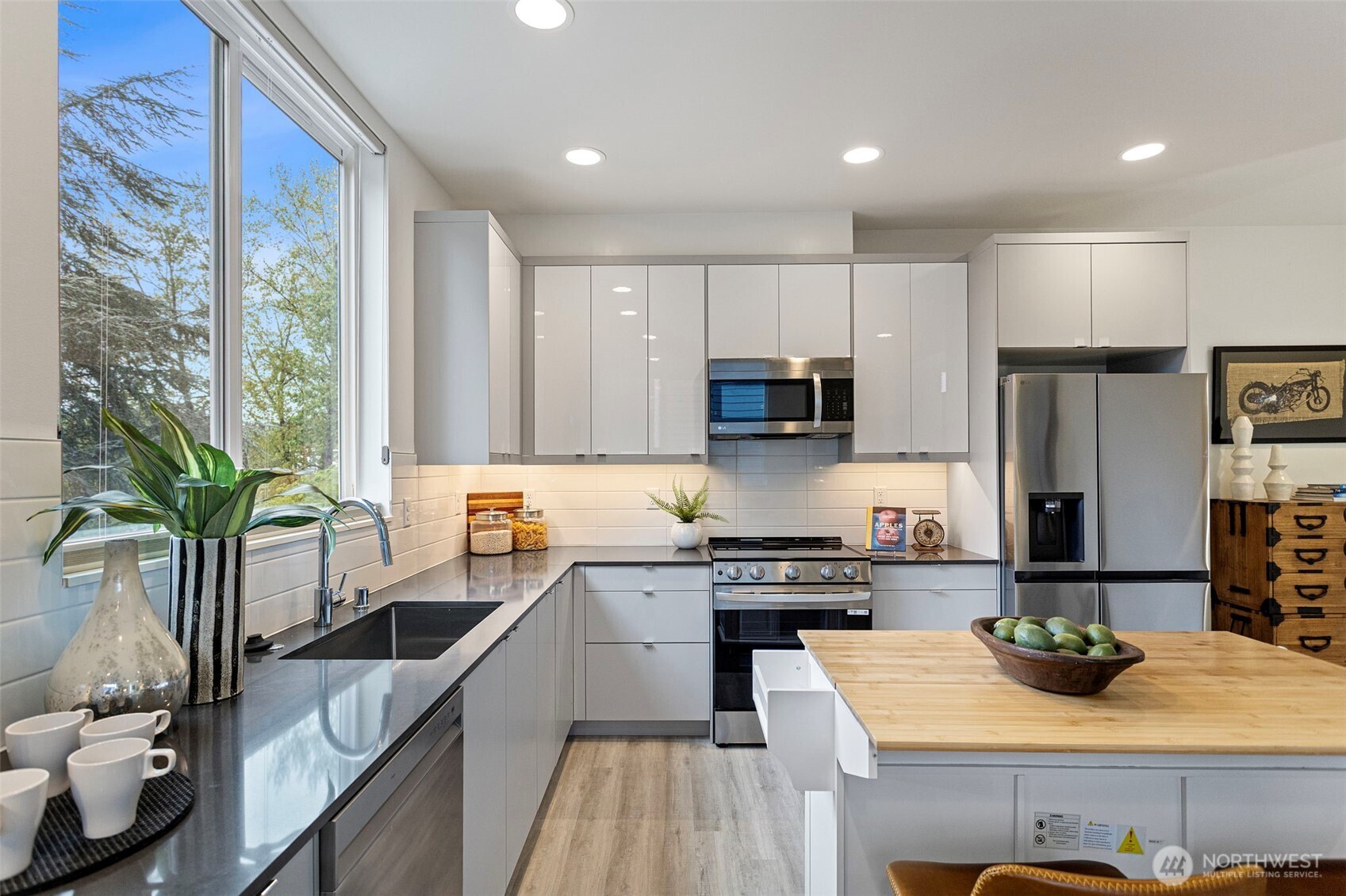 2527 29th Avenue South, Unit B Seattle, WA 98144 - Photo 9 of 24