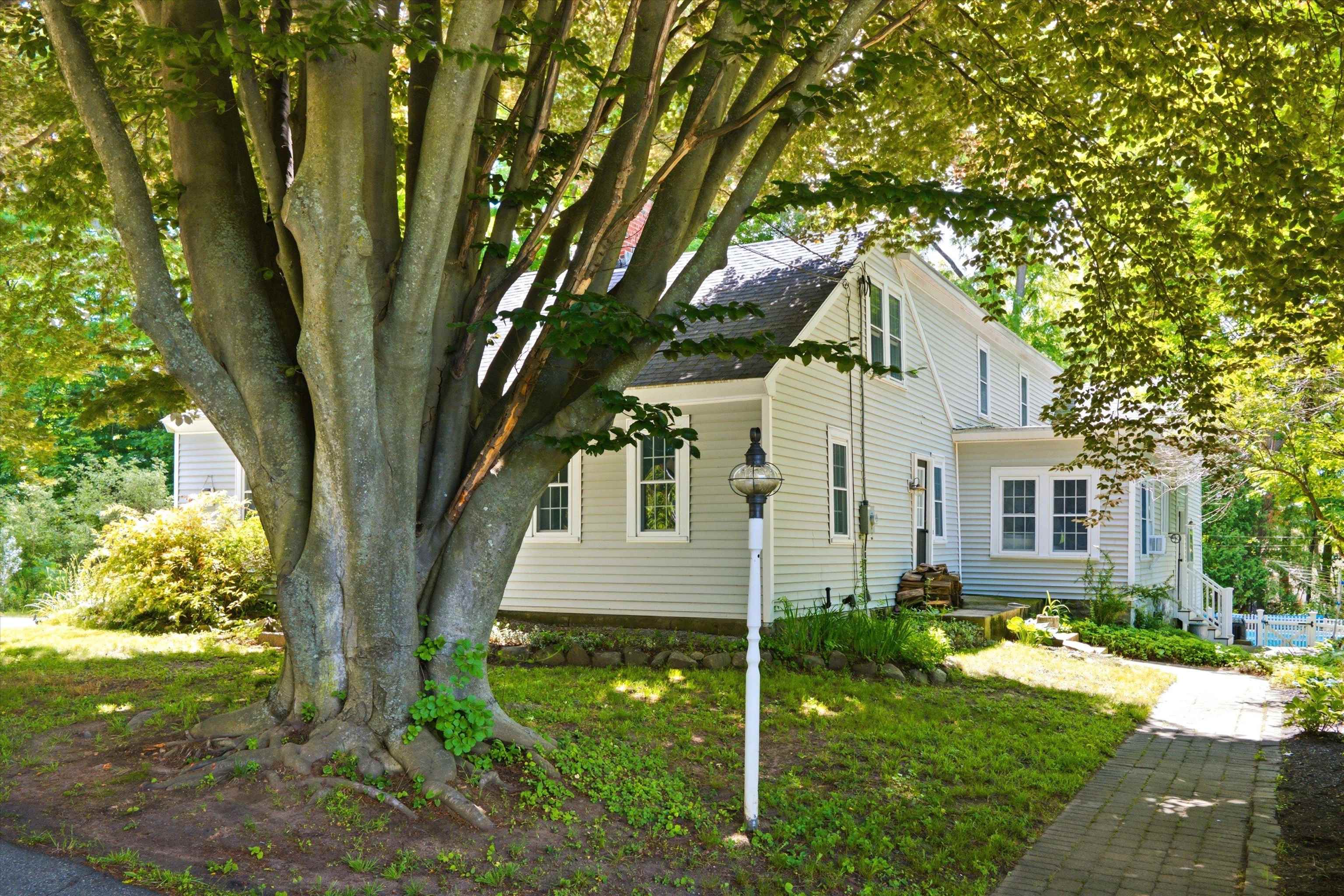 13 Nesmith Street Derry, NH 03038 - Photo 4 of 55