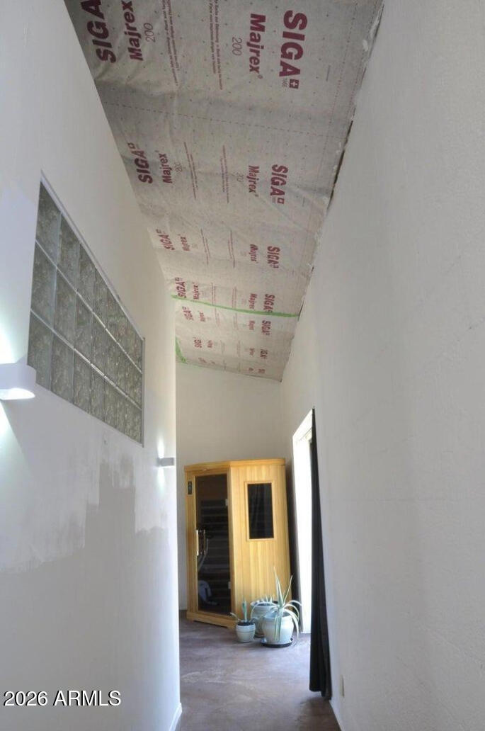 12 County Road Snowflake, AZ 85937 - Photo 13 of 85 a view of a hallway with a white walls