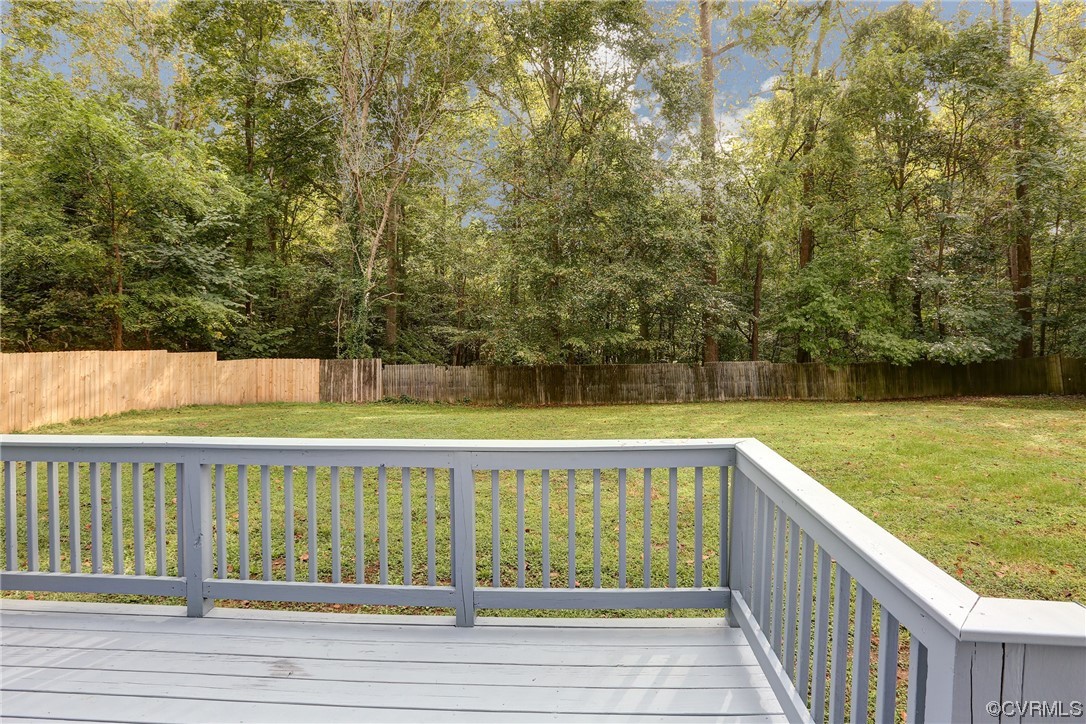 6723 Cherry Road Quinton, VA 23141 - Photo 27 of 44 a view of balcony and yard