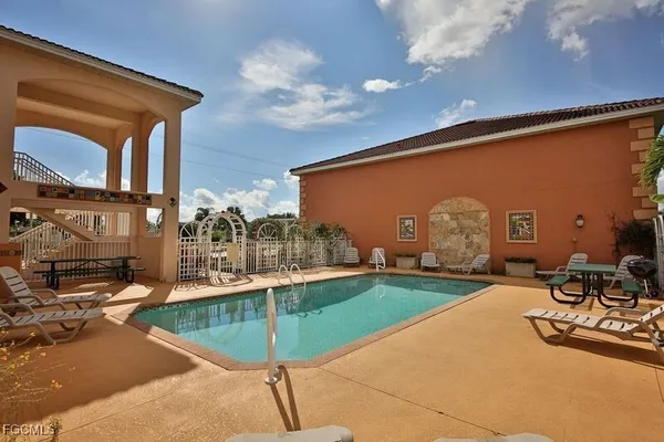 $1,525 | 3910 Santa Barbara Boulevard, Unit 209, Cape Coral, FL 33914