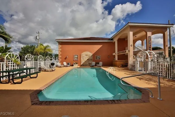 $1,525 | 3910 Santa Barbara Boulevard, Unit 209, Cape Coral, FL 33914