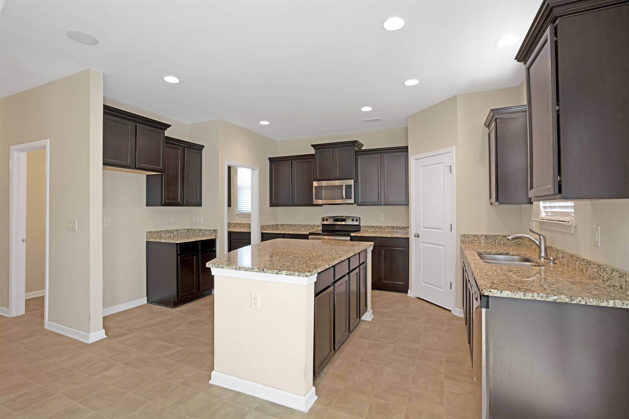 583 Goldstone Lane Boiling Springs, SC 29316 - Photo 3 of 26 Gallery Image 3